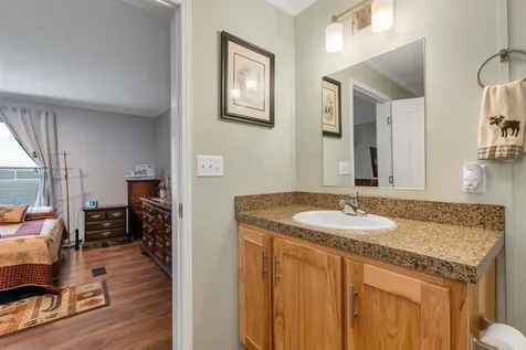 9 Longmeadow Drive Concord NH 03301-3482