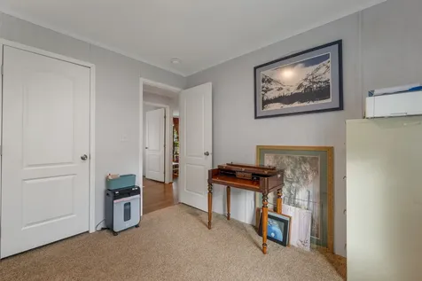 9 Longmeadow Drive Concord NH 03301-3482