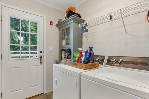 9 Longmeadow Drive Concord NH 03301-3482