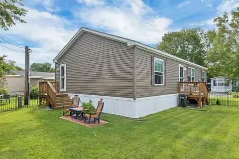 9 Longmeadow Drive Concord NH 03301-3482