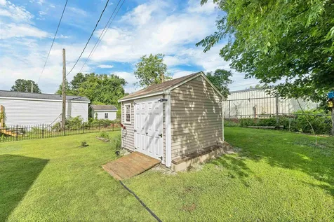 9 Longmeadow Drive Concord NH 03301-3482
