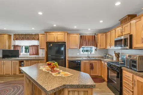 9 Longmeadow Drive Concord NH 03301-3482