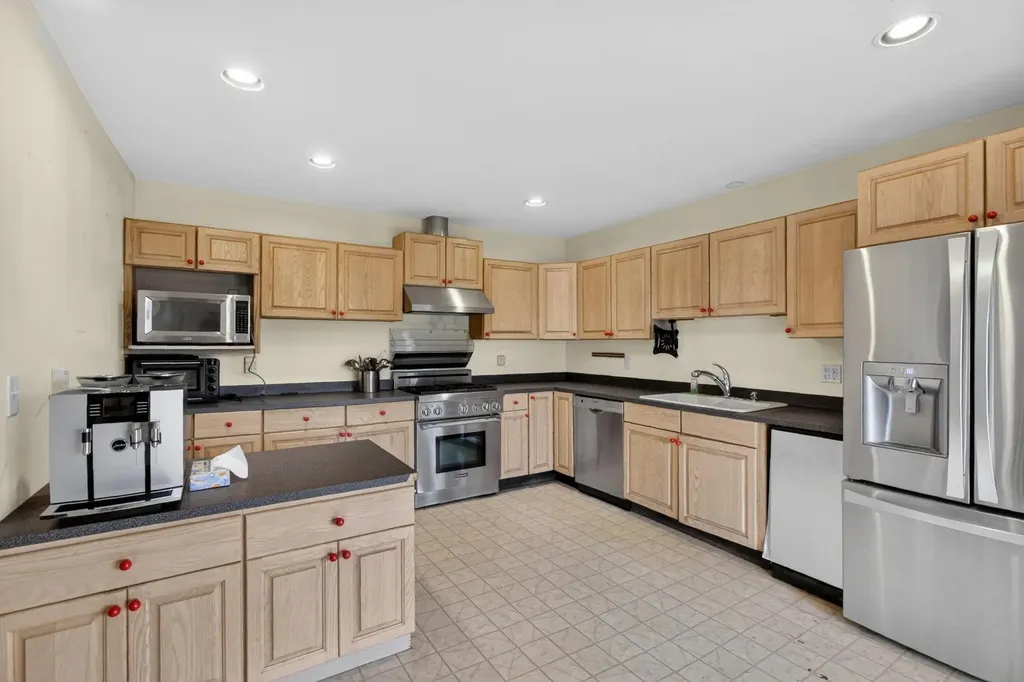 338 N Main Street Salem NH 03079