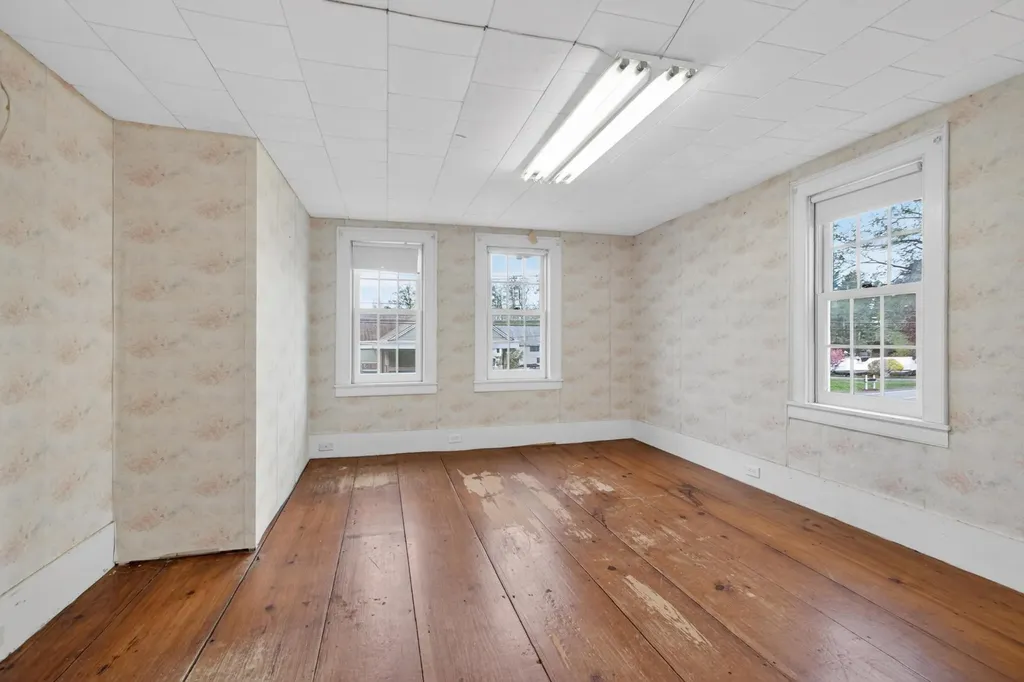 338 N Main Street Salem NH 03079