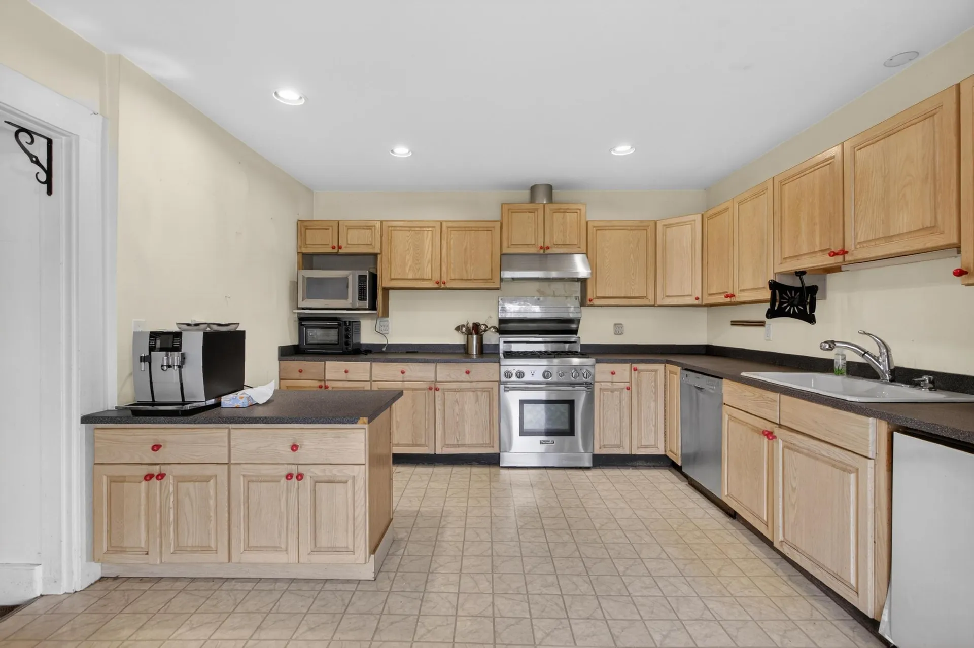 338 N Main Street Salem NH 03079