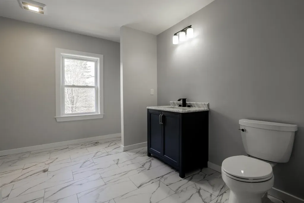 27 Washington Street Ashland NH 03217