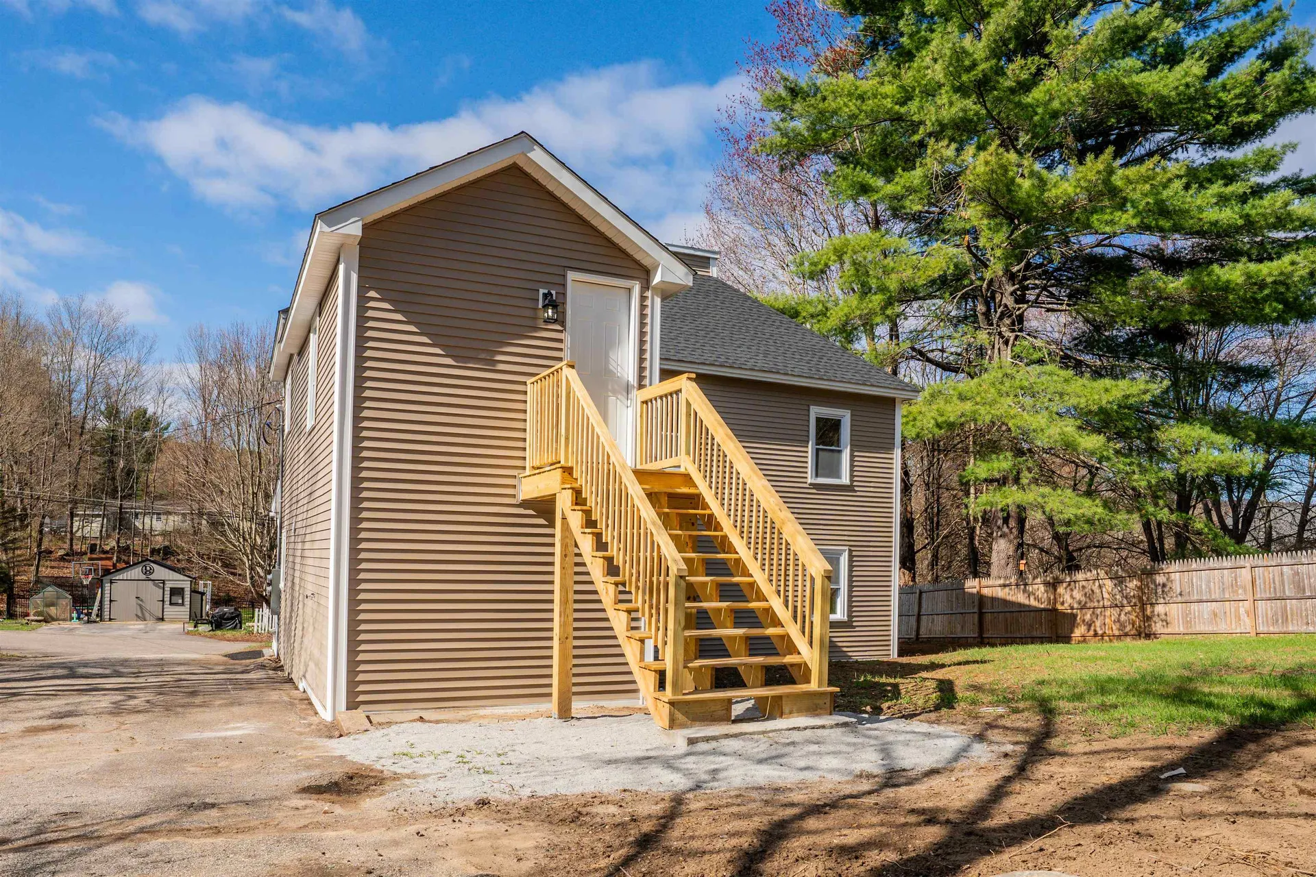 27 Washington Street Ashland NH 03217