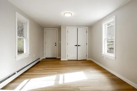 27 Washington Street Ashland NH 03217