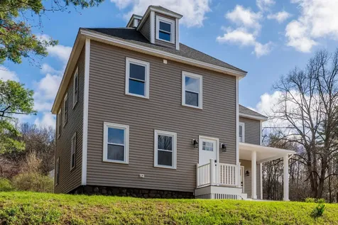 27 Washington Street Ashland NH 03217