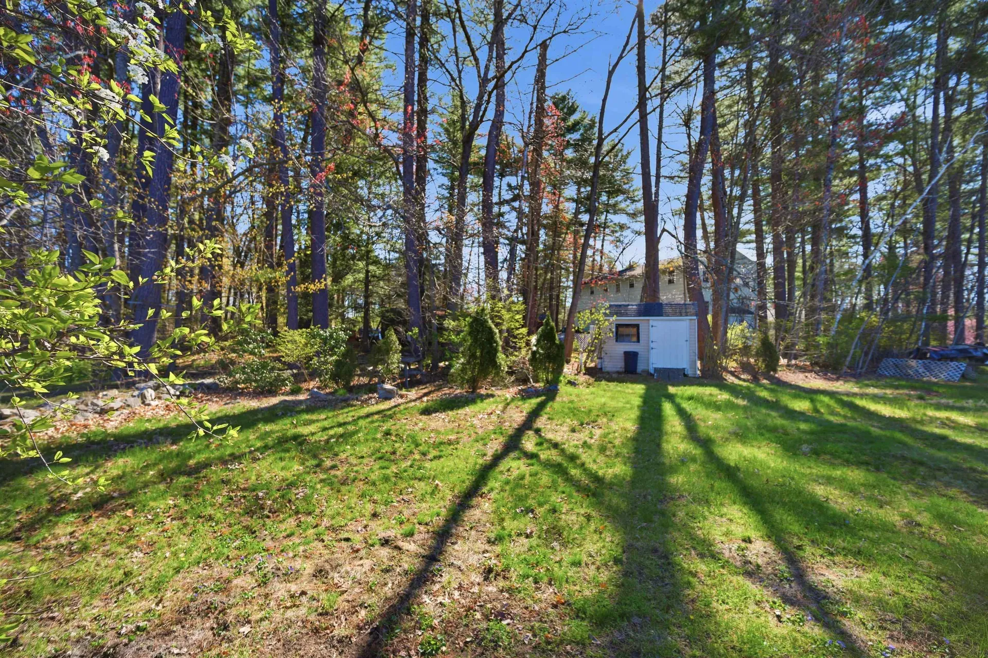 31 Page Road Litchfield NH 03052