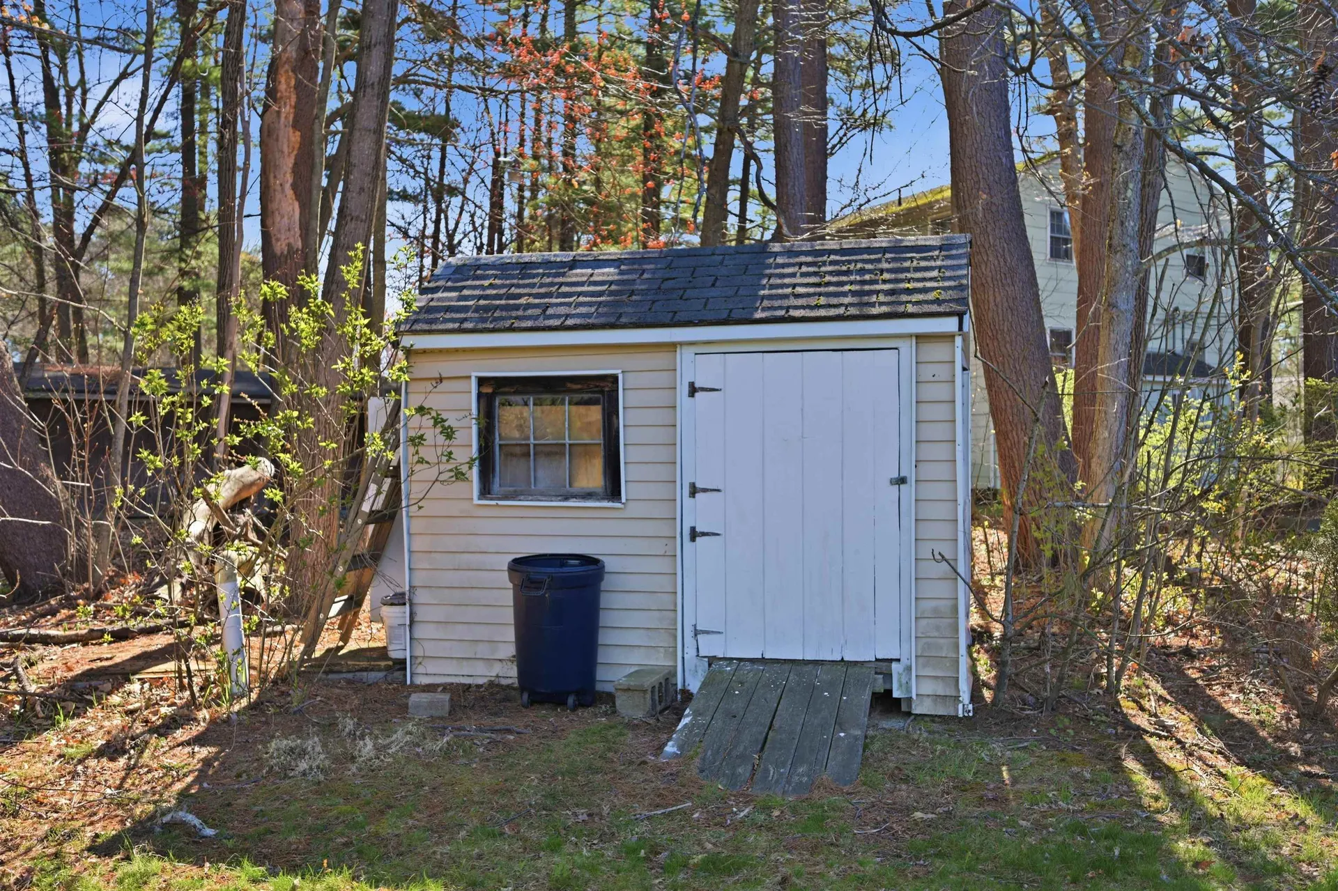 31 Page Road Litchfield NH 03052