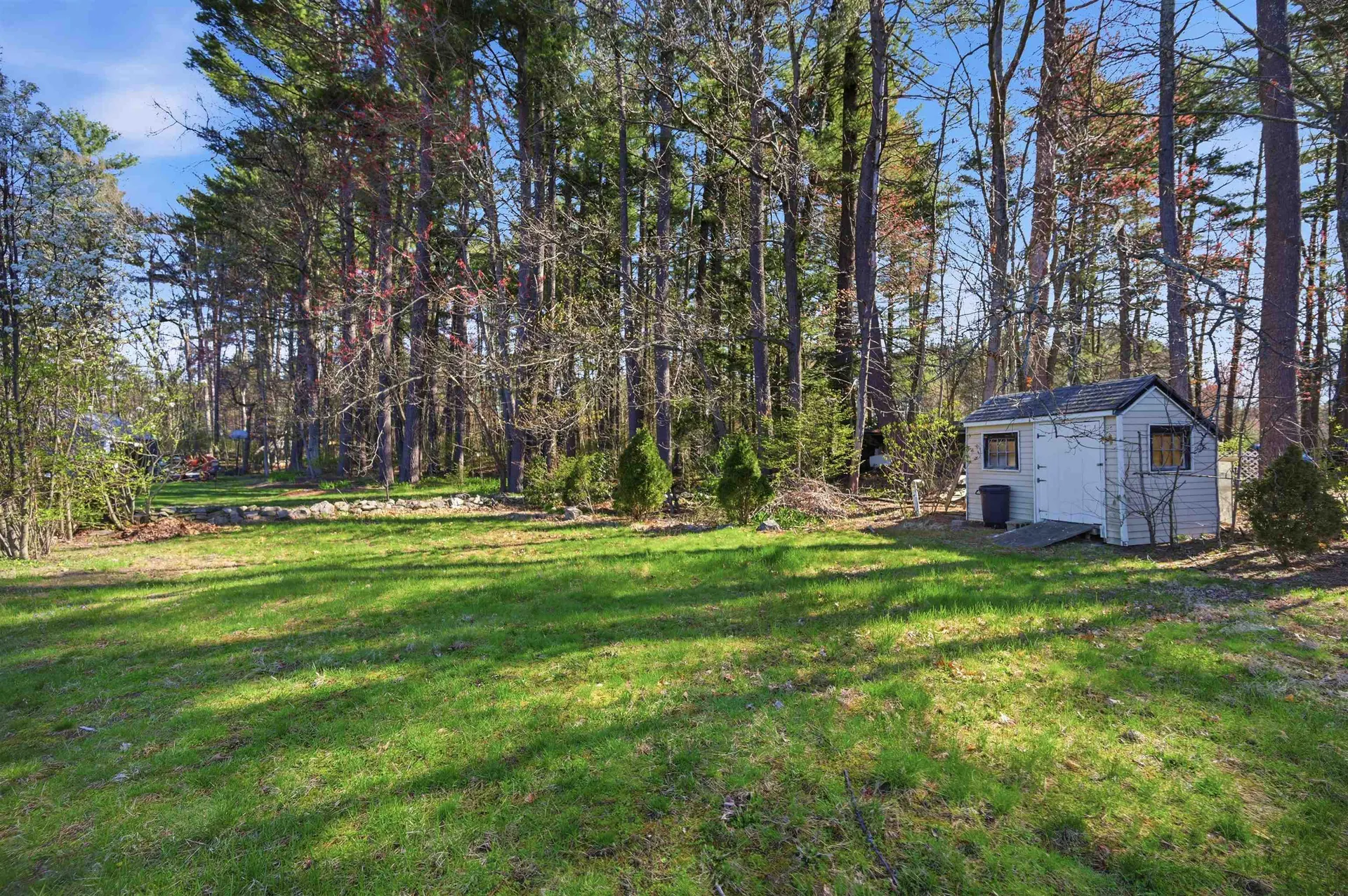 31 Page Road Litchfield NH 03052
