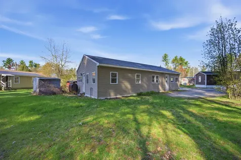31 Page Road Litchfield NH 03052