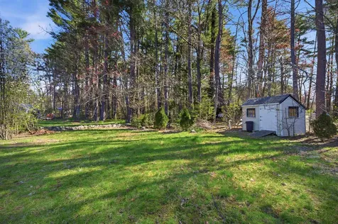 31 Page Road Litchfield NH 03052