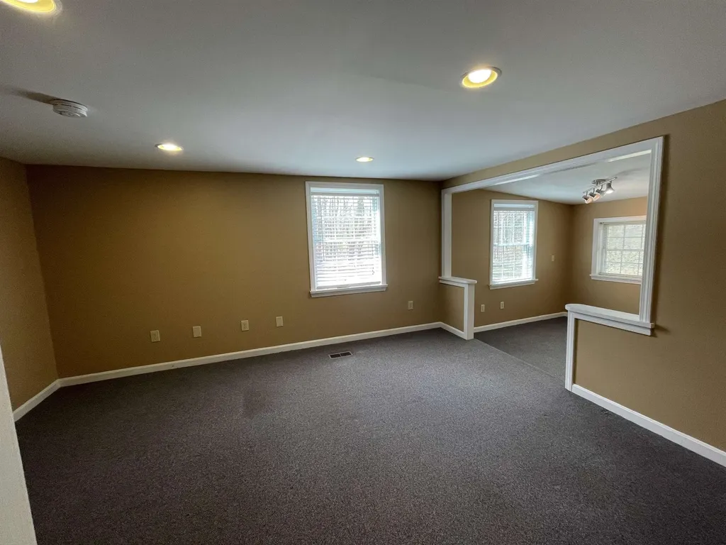 10 Thorne Road Kingston NH 03848