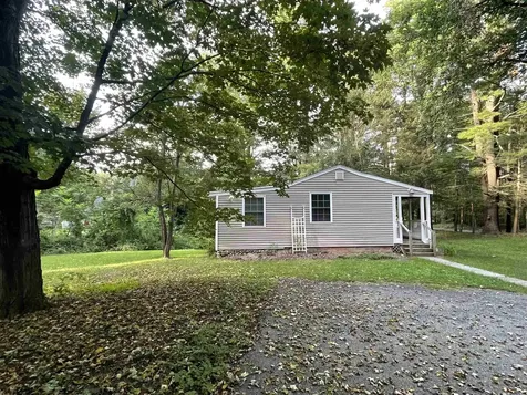 10 Thorne Road Kingston NH 03848