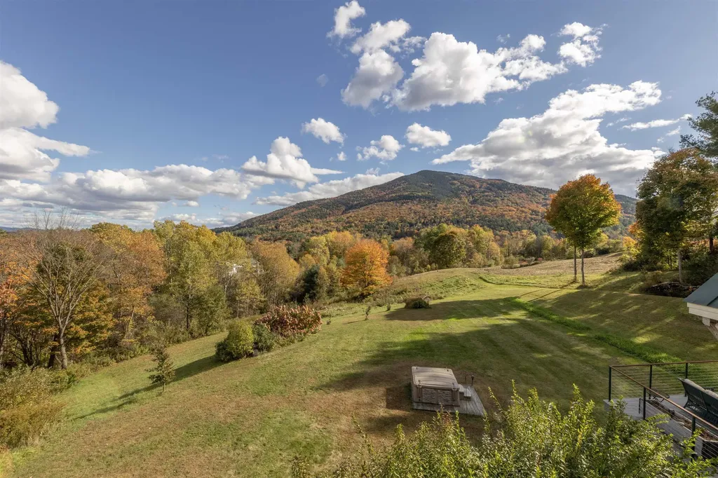 84 Old Barn Lane West Windsor VT 05037