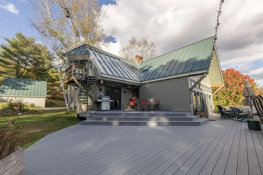 84 Old Barn Lane West Windsor VT 05037
