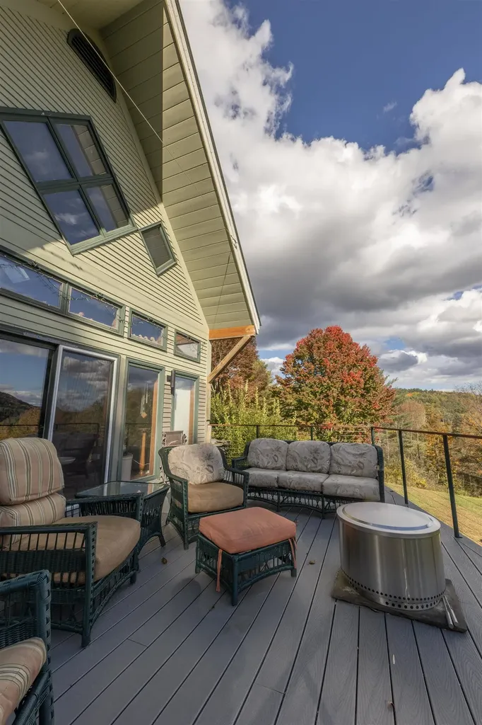 84 Old Barn Lane West Windsor VT 05037