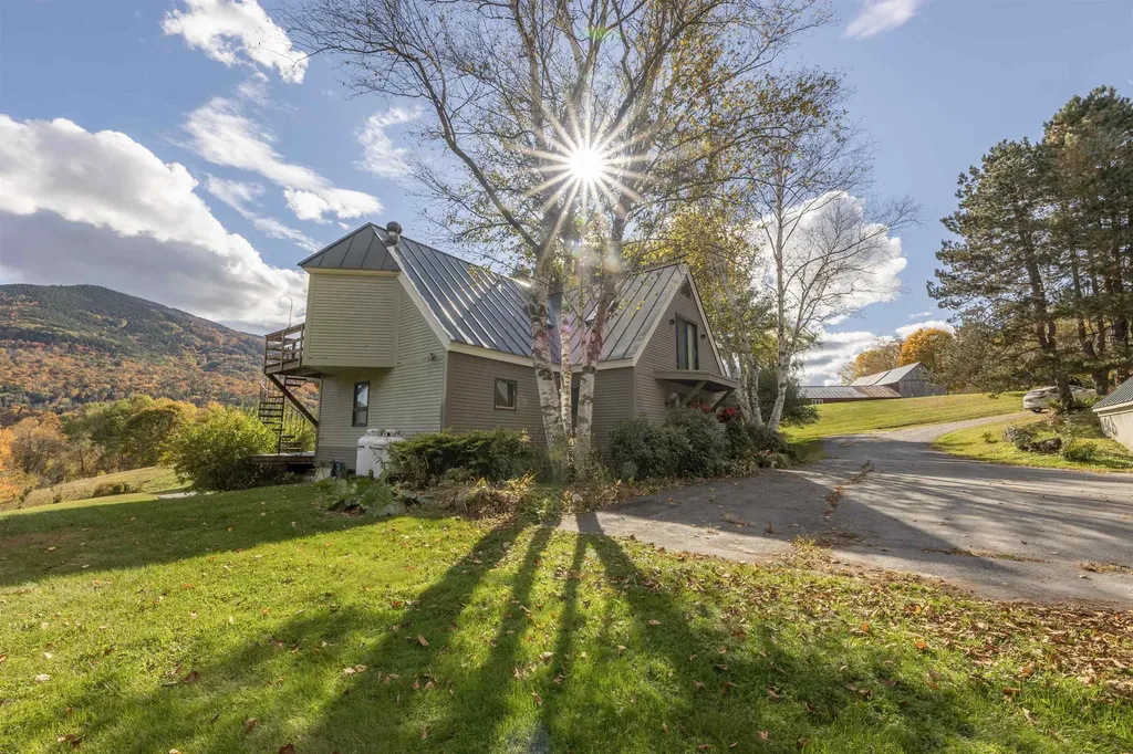 84 Old Barn Lane West Windsor VT 05037
