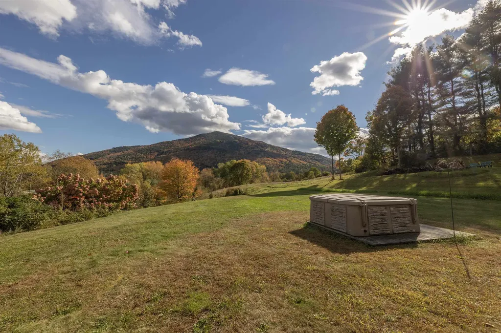 84 Old Barn Lane West Windsor VT 05037