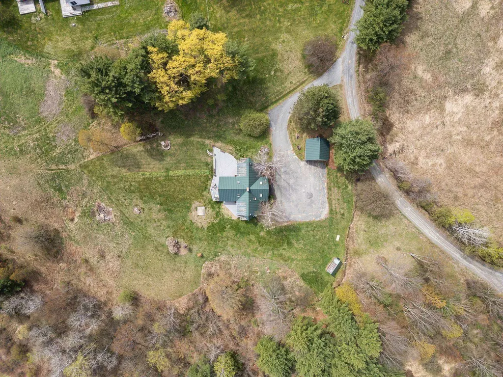 84 Old Barn Lane West Windsor VT 05037