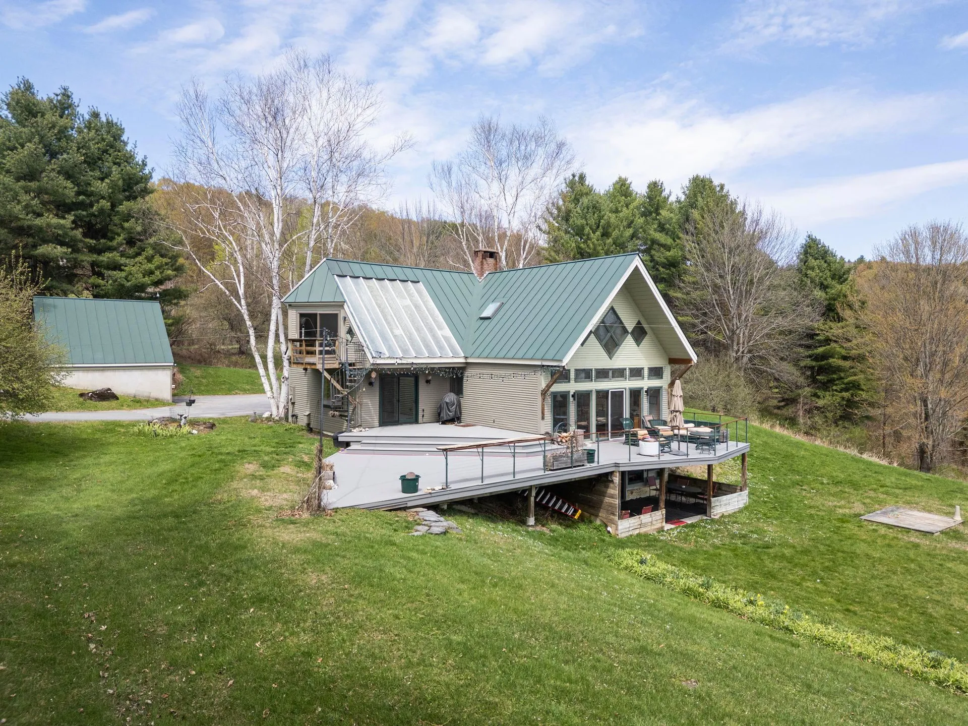 84 Old Barn Lane West Windsor VT 05037