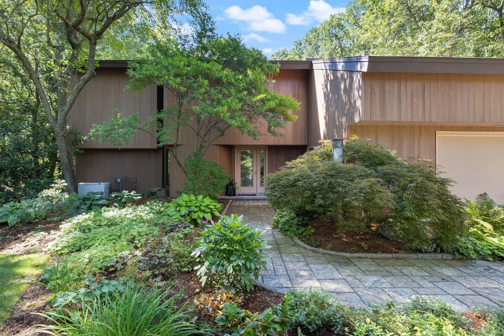 15 Masefield Road Nashua NH 03062