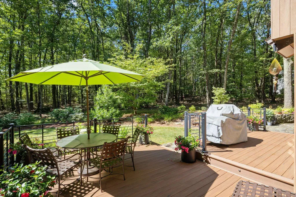 15 Masefield Road Nashua NH 03062