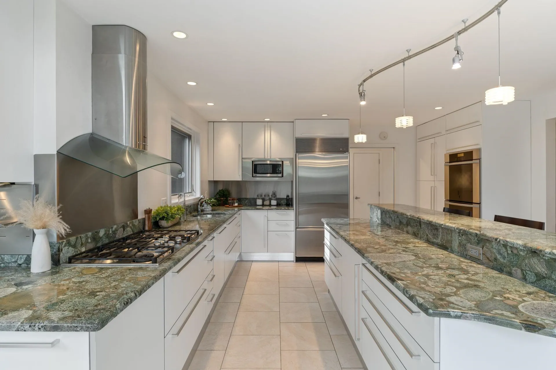 15 Masefield Road Nashua NH 03062
