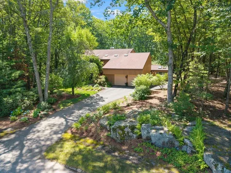 15 Masefield Road Nashua NH 03062