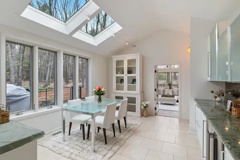 15 Masefield Road Nashua NH 03062