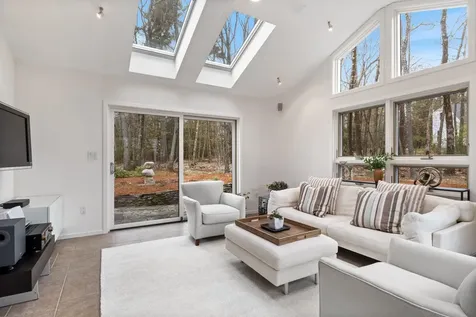 15 Masefield Road Nashua NH 03062