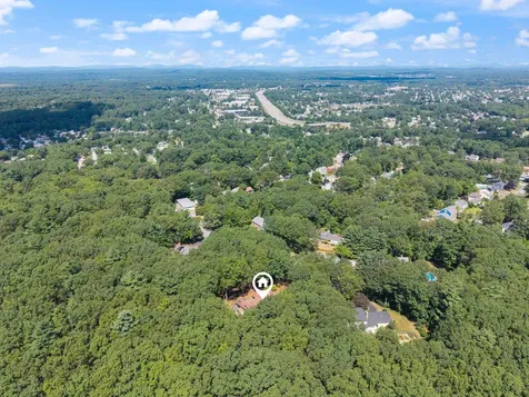 15 Masefield Road Nashua NH 03062