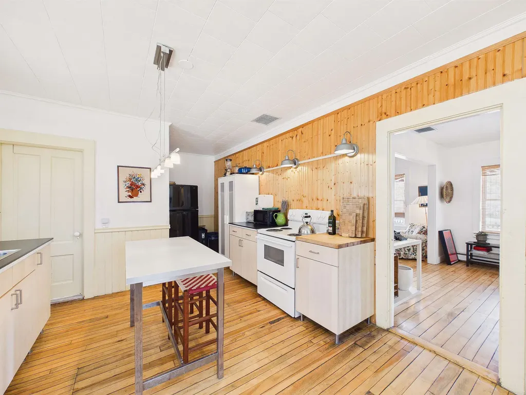 37 Robinson Avenue Rochester VT 05767