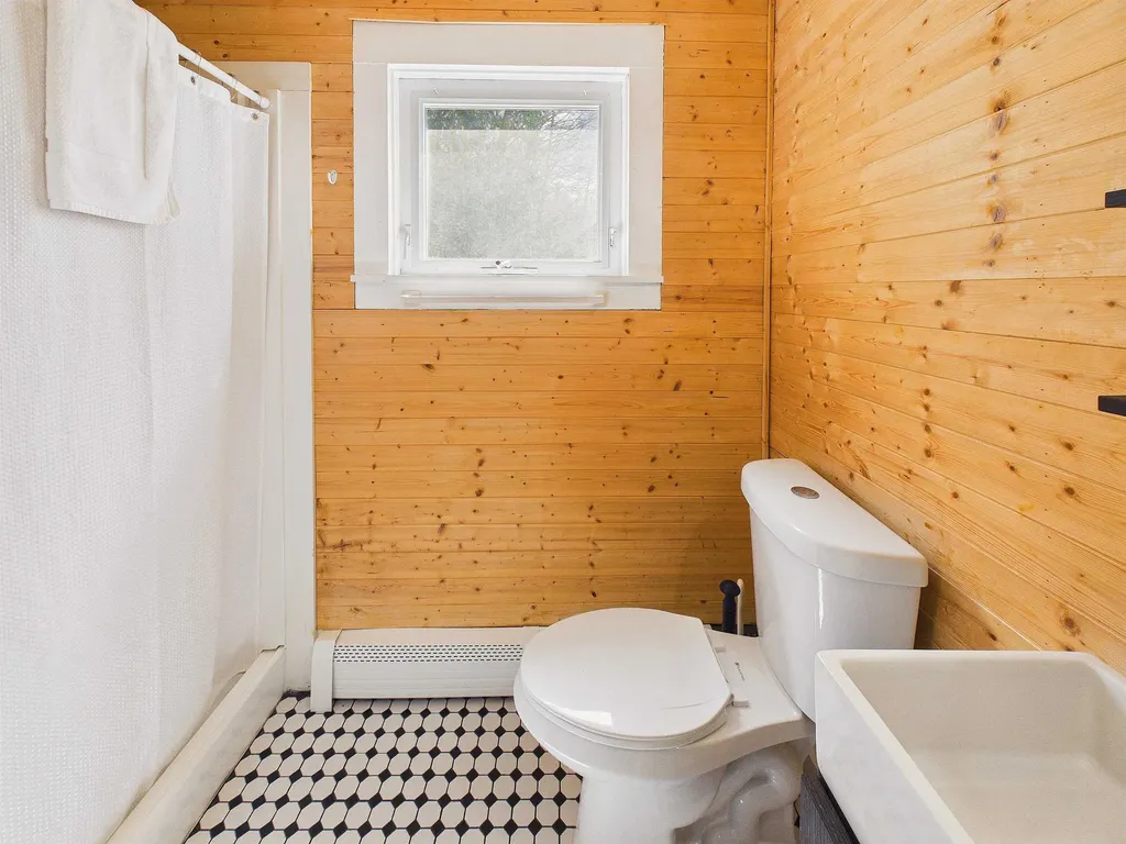 37 Robinson Avenue Rochester VT 05767