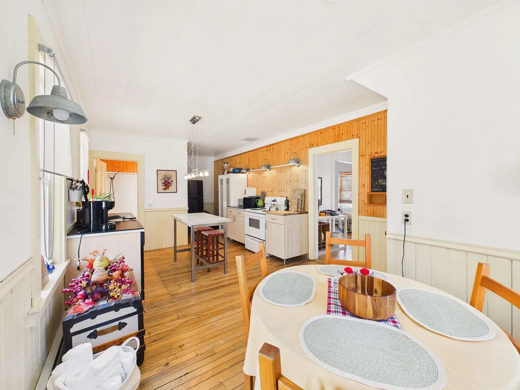 37 Robinson Avenue Rochester VT 05767