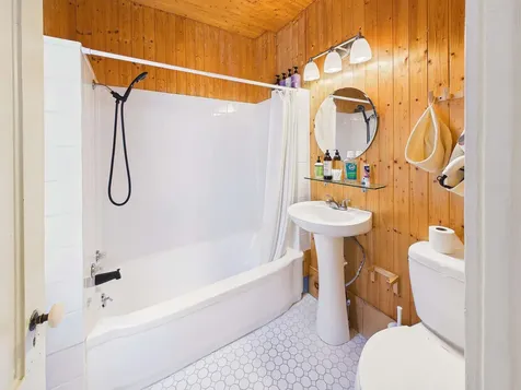 37 Robinson Avenue Rochester VT 05767