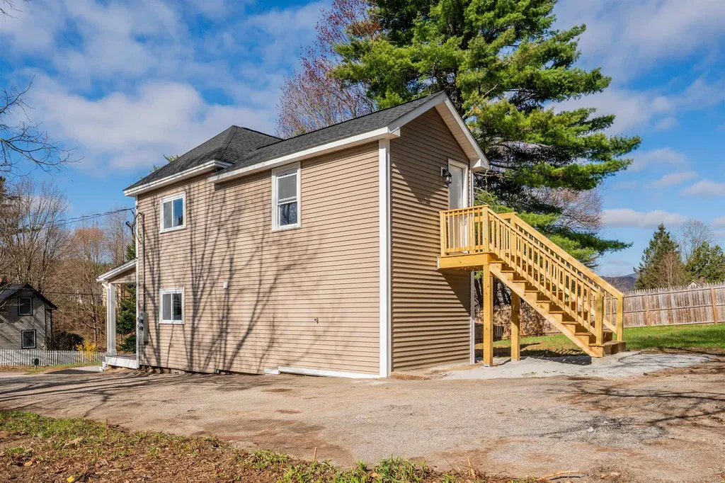 27 Washington Street Ashland NH 03217