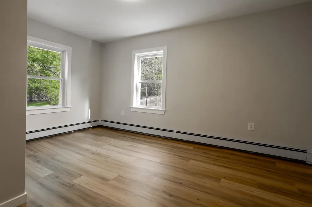 27 Washington Street Ashland NH 03217