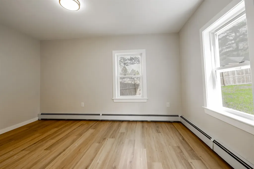 27 Washington Street Ashland NH 03217