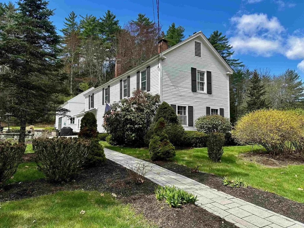 24 Sawyers Crossing Road Swanzey NH 03446