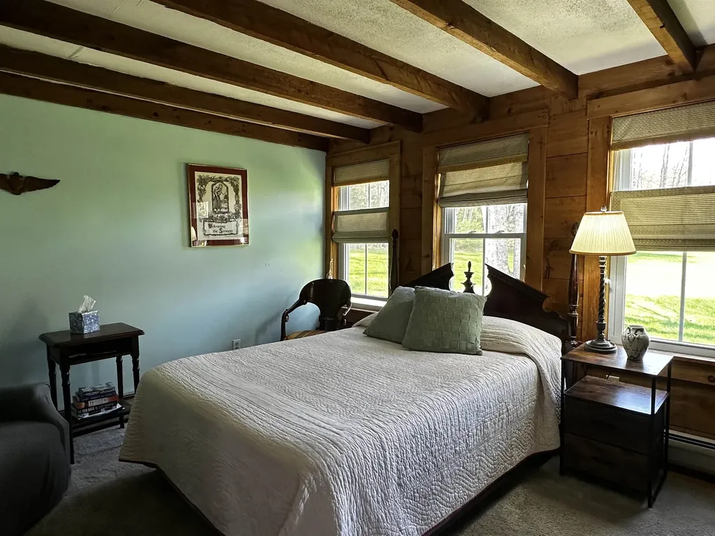 24 Sawyers Crossing Road Swanzey NH 03446