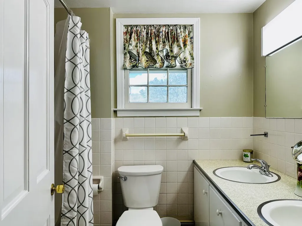 24 Sawyers Crossing Road Swanzey NH 03446