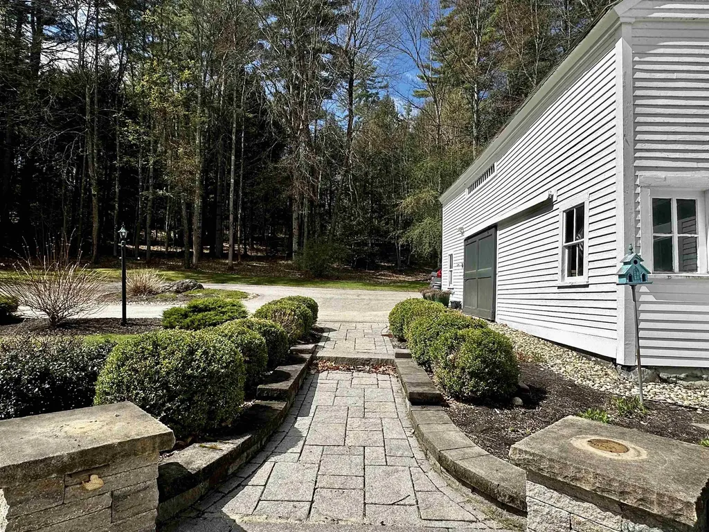 24 Sawyers Crossing Road Swanzey NH 03446