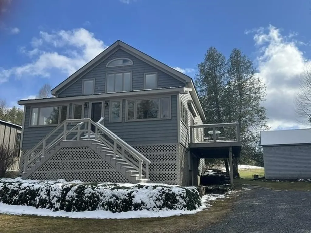 43 Rowdis Road Greensboro VT 05841
