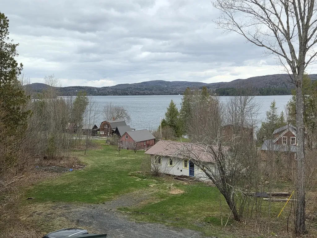 43 Rowdis Road Greensboro VT 05841