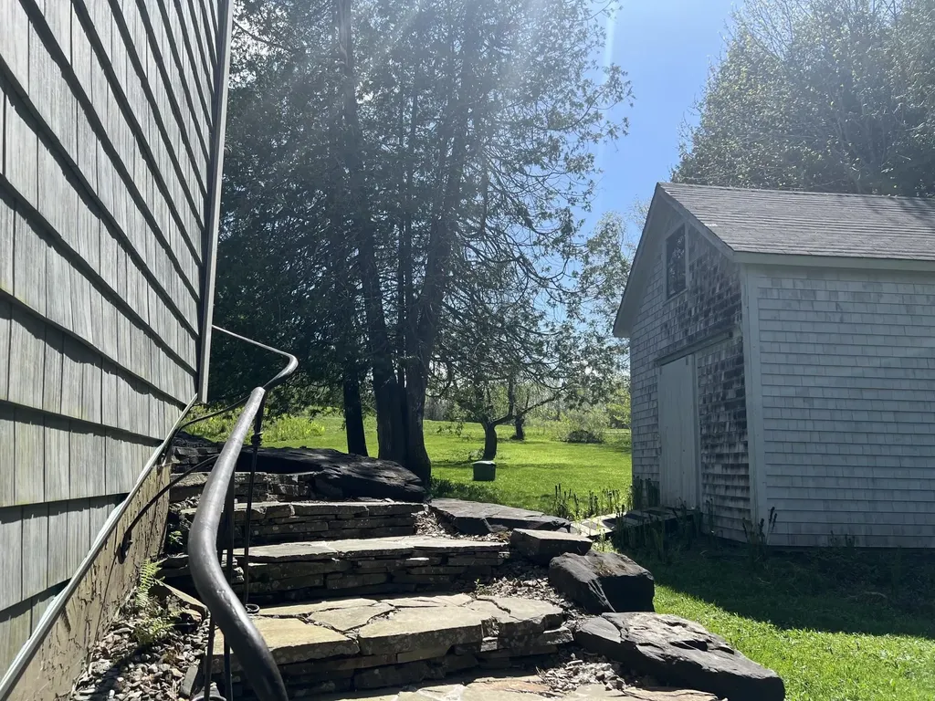 43 Rowdis Road Greensboro VT 05841