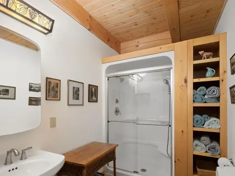 43 Rowdis Road Greensboro VT 05841