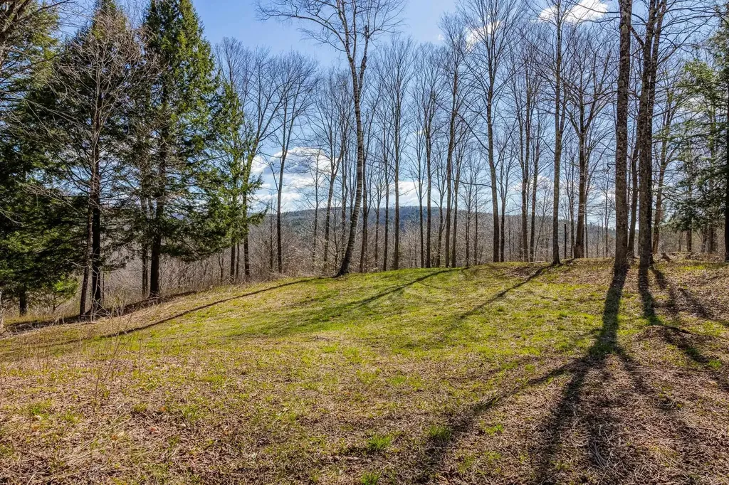 334 Log Cabin Drive Pomfret VT 05067